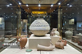 موزهٔ آبگینه و سفالینههای ایران