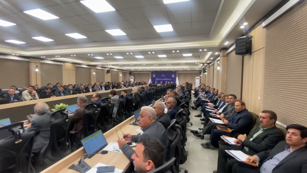 تأکید بر آموزش هدفمند روسای واحدهای ثبتی در همایش ساری تأکید بر آموزش هدفمند روسای واحدهای ثبتی در همایش ساری