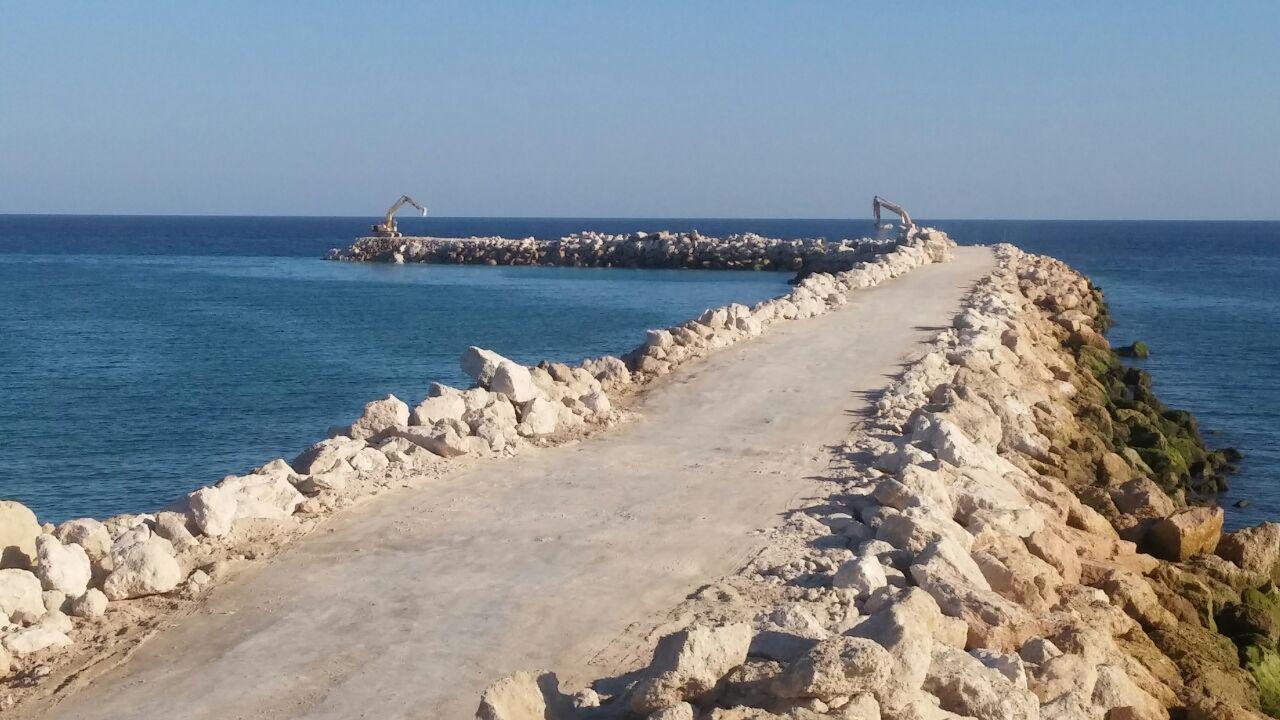 آغاز تعمیر دیواره موج شکن بندر کری آغاز تعمیر دیواره موج شکن بندر کری