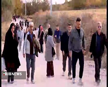 پیادهروی خانوادگی به مناسبت هفته فرهنگ عمومی در بجنورد برگزار شد