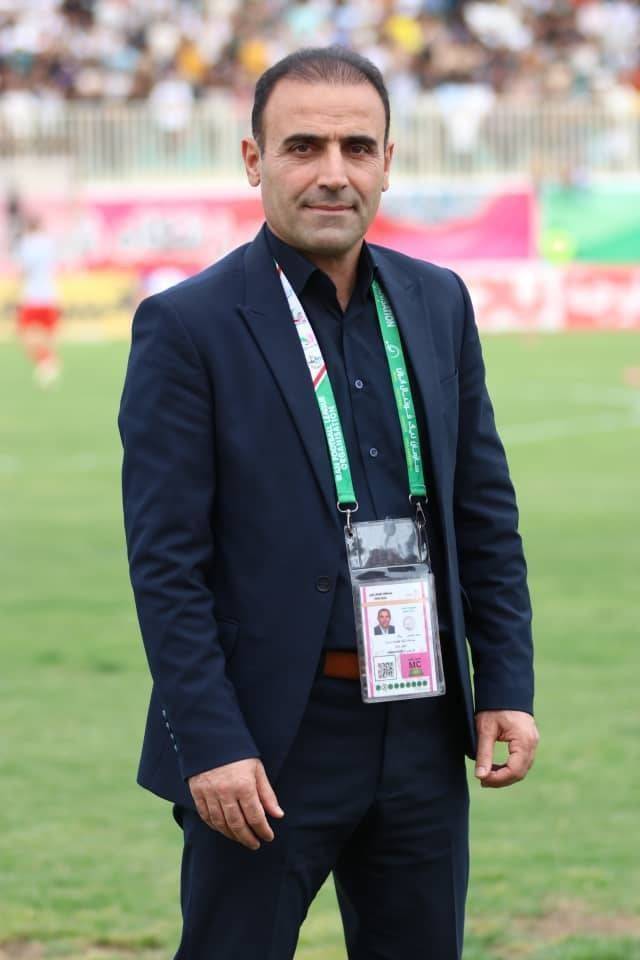 یک سمنانی ناظر بازی فوتبال سرخابی ها شد