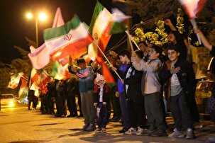 ایستاده پای وطن در شب های حماسه و ایثار