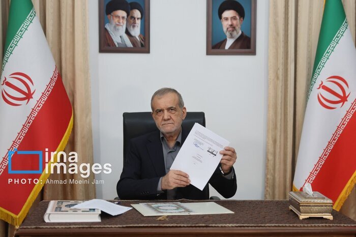 پزشکیان یادداشت تفاهم اسلامآباد را امضا کرد پزشکیان یادداشت تفاهم اسلامآباد را امضا کرد
