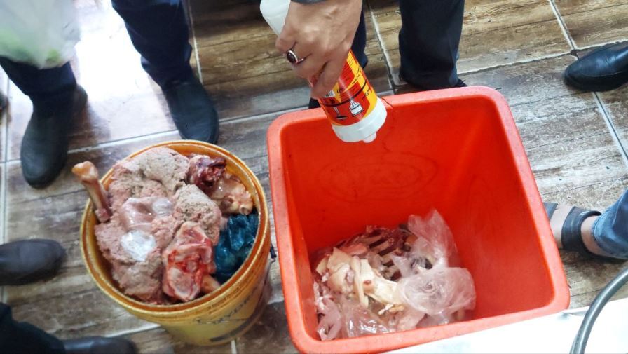 مهر و موم یک رستوران و یک قصابی متخلف در رودبار مهر و موم یک رستوران و یک قصابی متخلف در رودبار