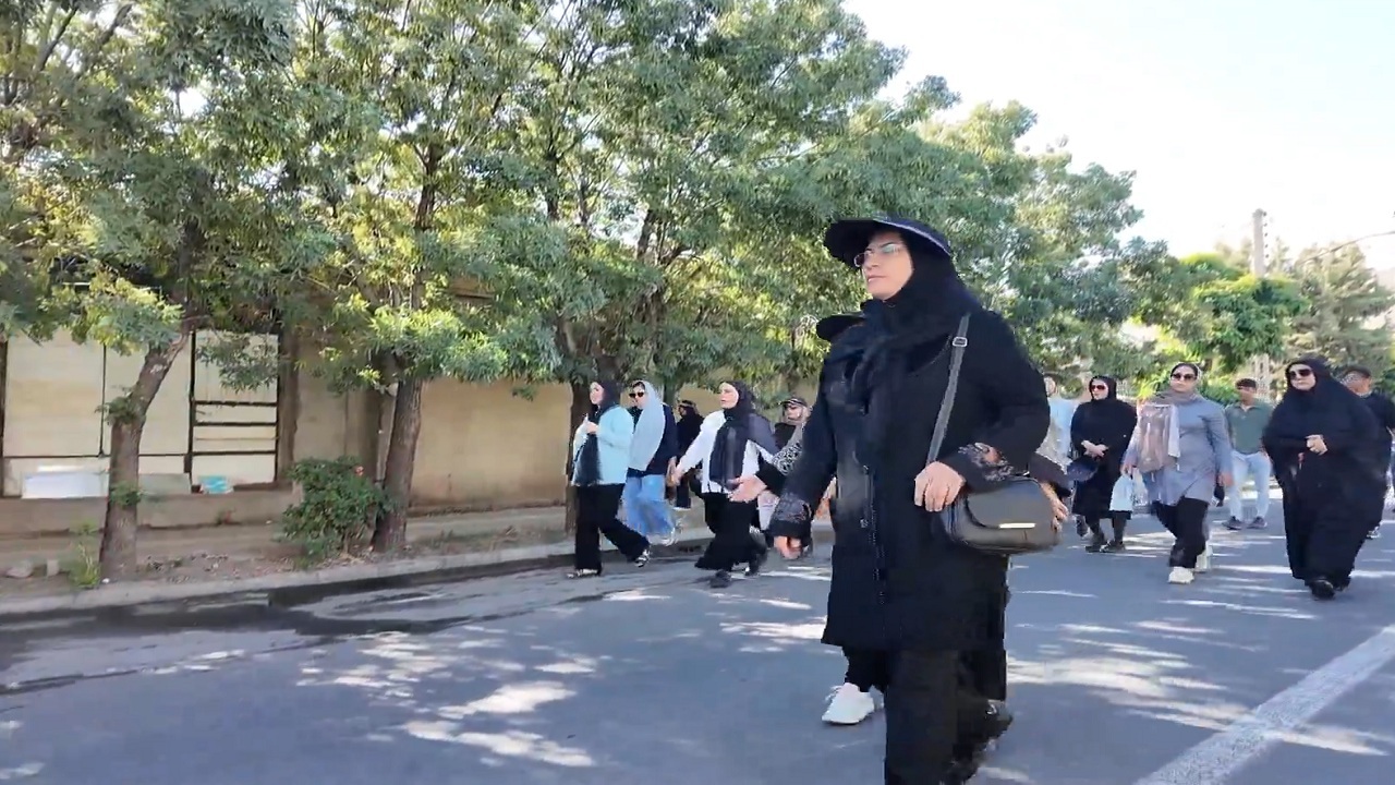 برگزاری همایش پیاده‌روی خانوادگی در هادیشهر