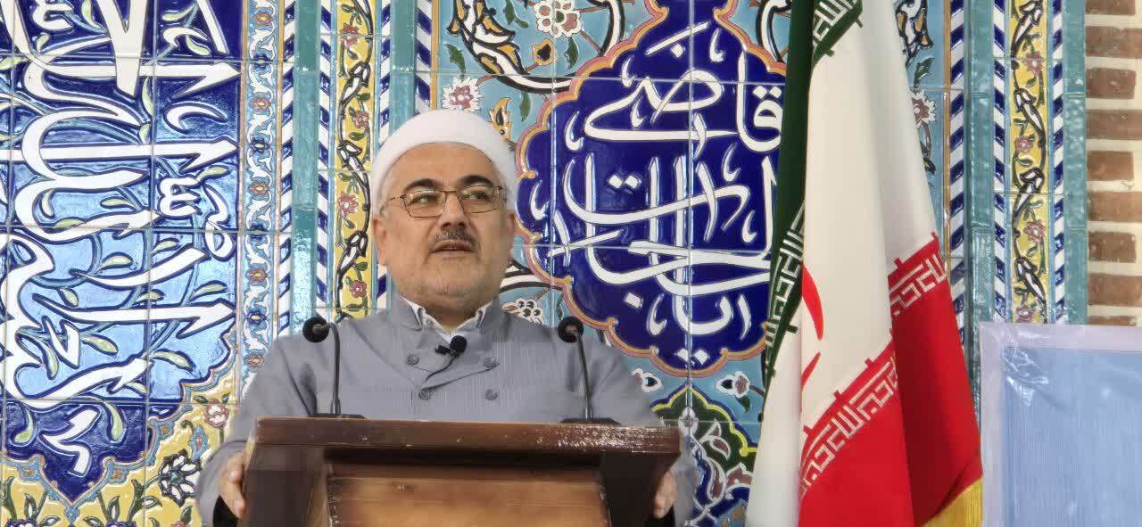 امام جمعه سردشت: عاشورا مکتب آزادگی و ایستادگی در برابر ظلم است امام جمعه سردشت: عاشورا مکتب آزادگی و ایستادگی در برابر ظلم است