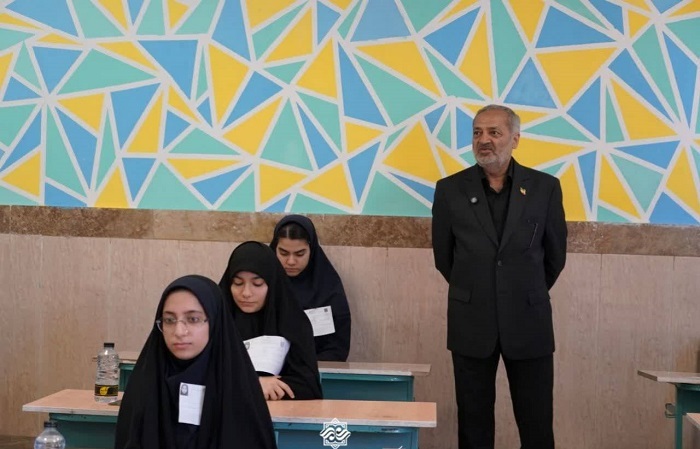 حضور وزیر آموزش و پرورش در آزمون مدارس سمپاد و نمونه دولتی مشهد