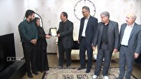 دیدار مسئولان با خانواده شهدای جنگ تحمیلی سوم در مهاباد
