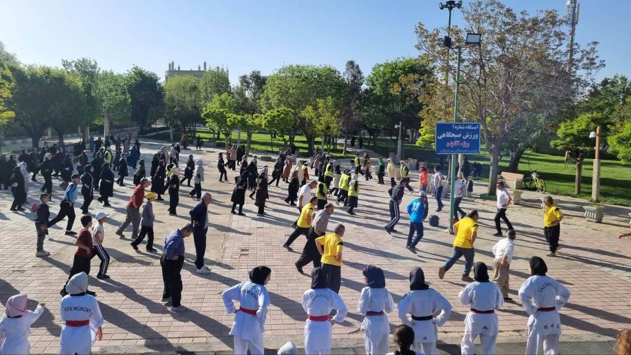 همایش بزرگ ورزش صبحگاهی در تکاب