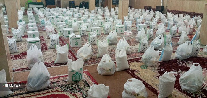 اهداء یکصد هزار بسته کمک مومنانه به نیازمندان استان